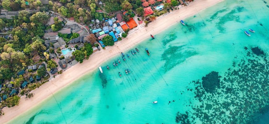 Laem Thong Beach - Phi Phi Thailand