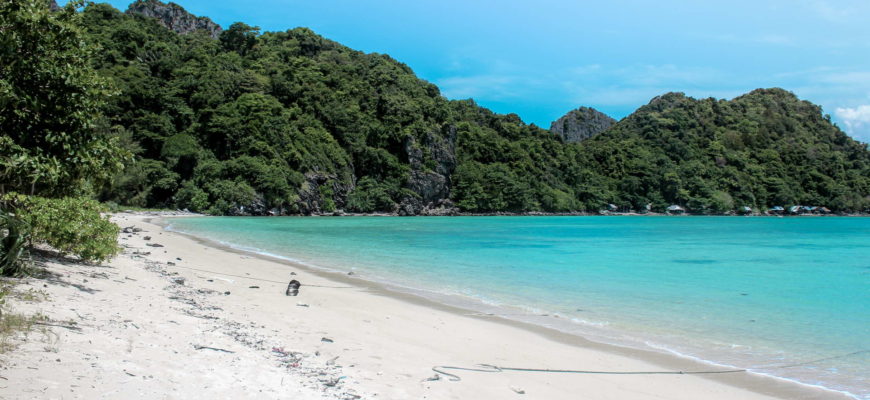 Loh Lana Bay in Phi Phi Thailand